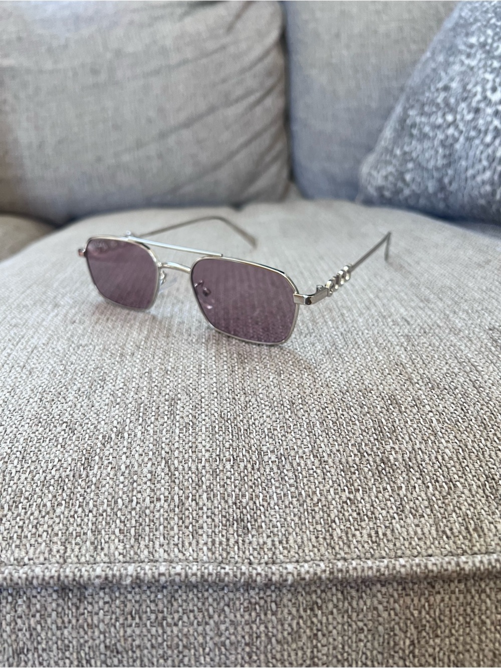 Gucci Petit GG Silver Frame Sunglasses with Purple Lenses - Picture 2 of 6